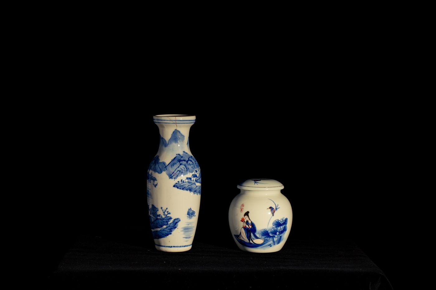 A blue and white porcelain vase and jar